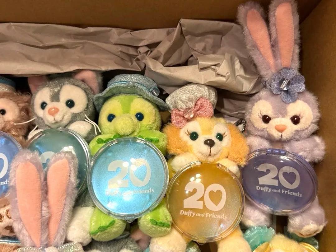 カラフルハピネス　ダッフィー　ぬいぐるみバッジ　ぬいぐるみチャーム　20周年