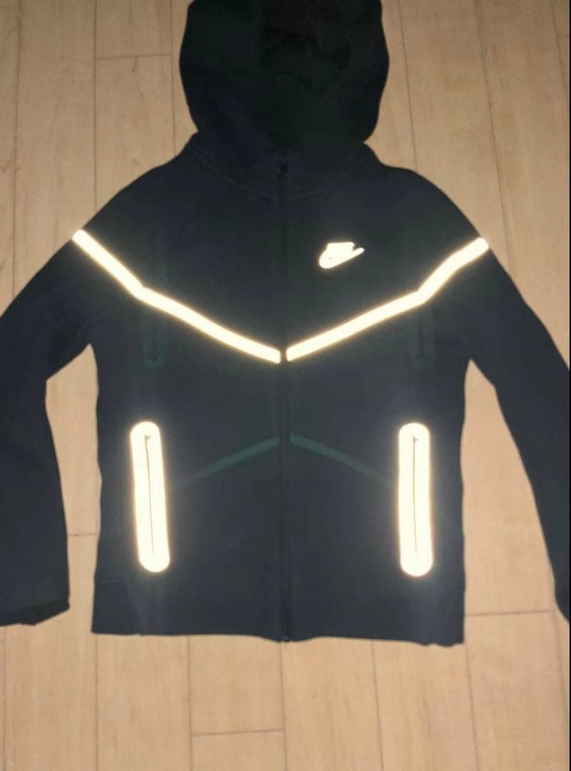 NIKE 反射テックフリース　セットアップ　 (Tee Shine着用)