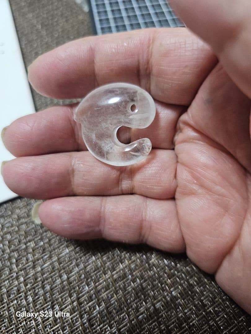 黒平向山鉱山の水晶飛龍勾玉　３０mm