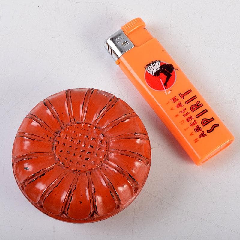 茶道具　鎌倉彫　橘屋友七作　菊形香合　共箱　V　8756