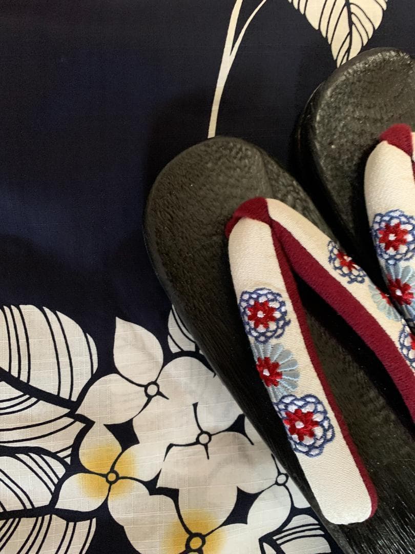 ◆大人ゆかた◆品ある紫陽花（あじさい）紺浴衣◆どなたでもお似合いになるシンプル柄