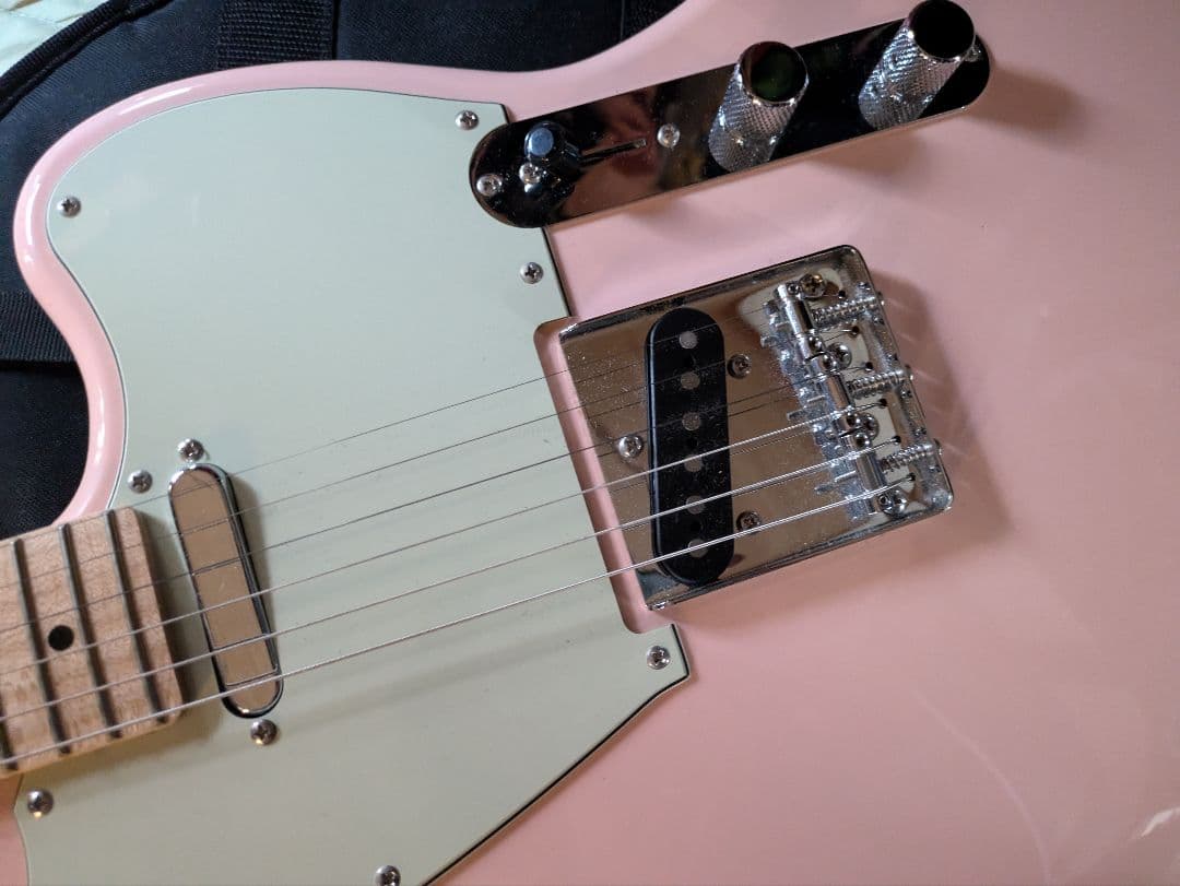 Squier ストラトキャスター ピンク