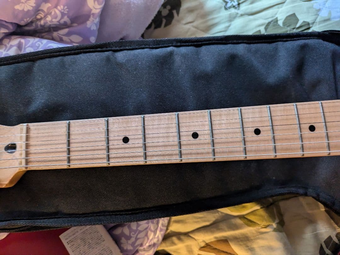 Squier ストラトキャスター ピンク