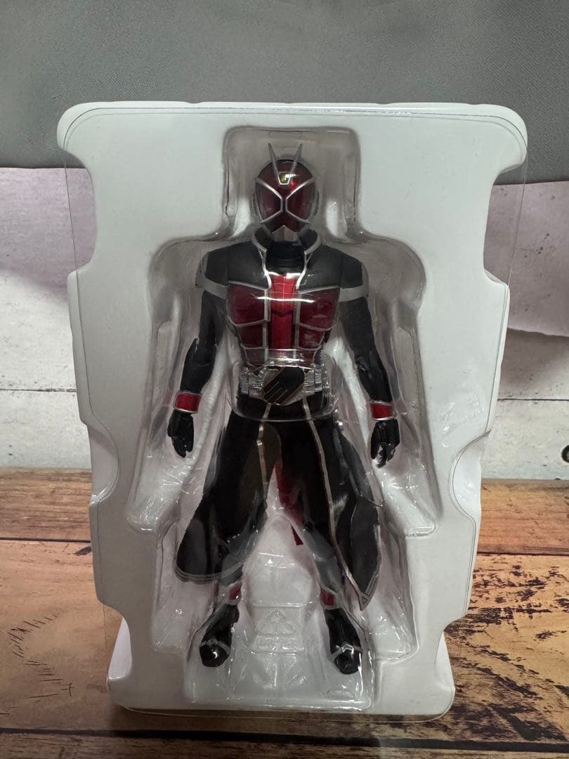 【美品】フィギュアーツ 真骨彫 仮面ライダーウィザード　おまけ台座付き