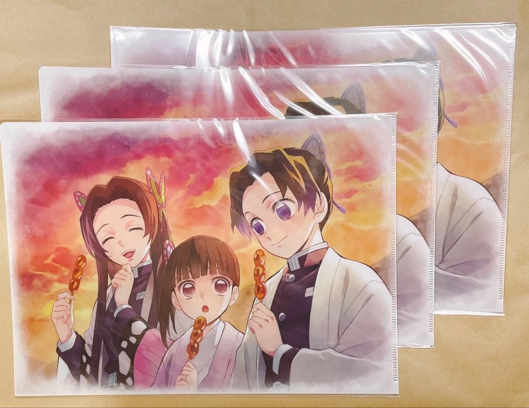 鬼滅の刃 クリアファイル 胡蝶三姉妹の夕べ 中古】クリアファイル 栗花落カナヲ＆胡蝶しのぶ＆胡蝶カナエ 胡蝶三