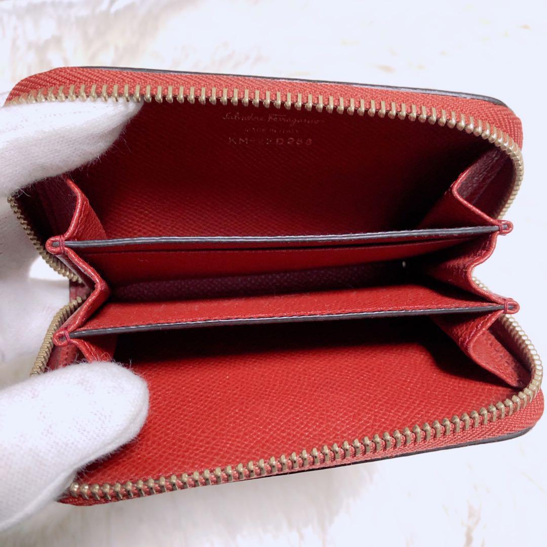 ♡美品♡サルヴァトーレフェラガモ ケース 財布レッド ラウンドファスナー