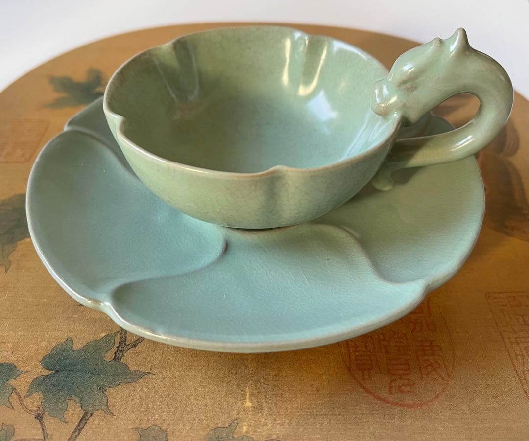 龍泉窯青磁 「龍形茶碗・置皿」セット 希少 美術品