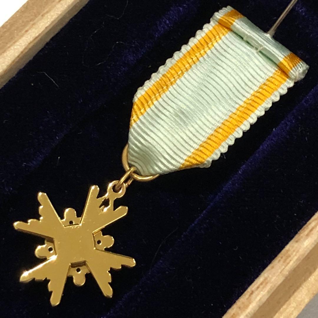 送料無料・レア】記章 徽章 瑞宝三等章 略章勲章 共箱 造幣局製 勲三等