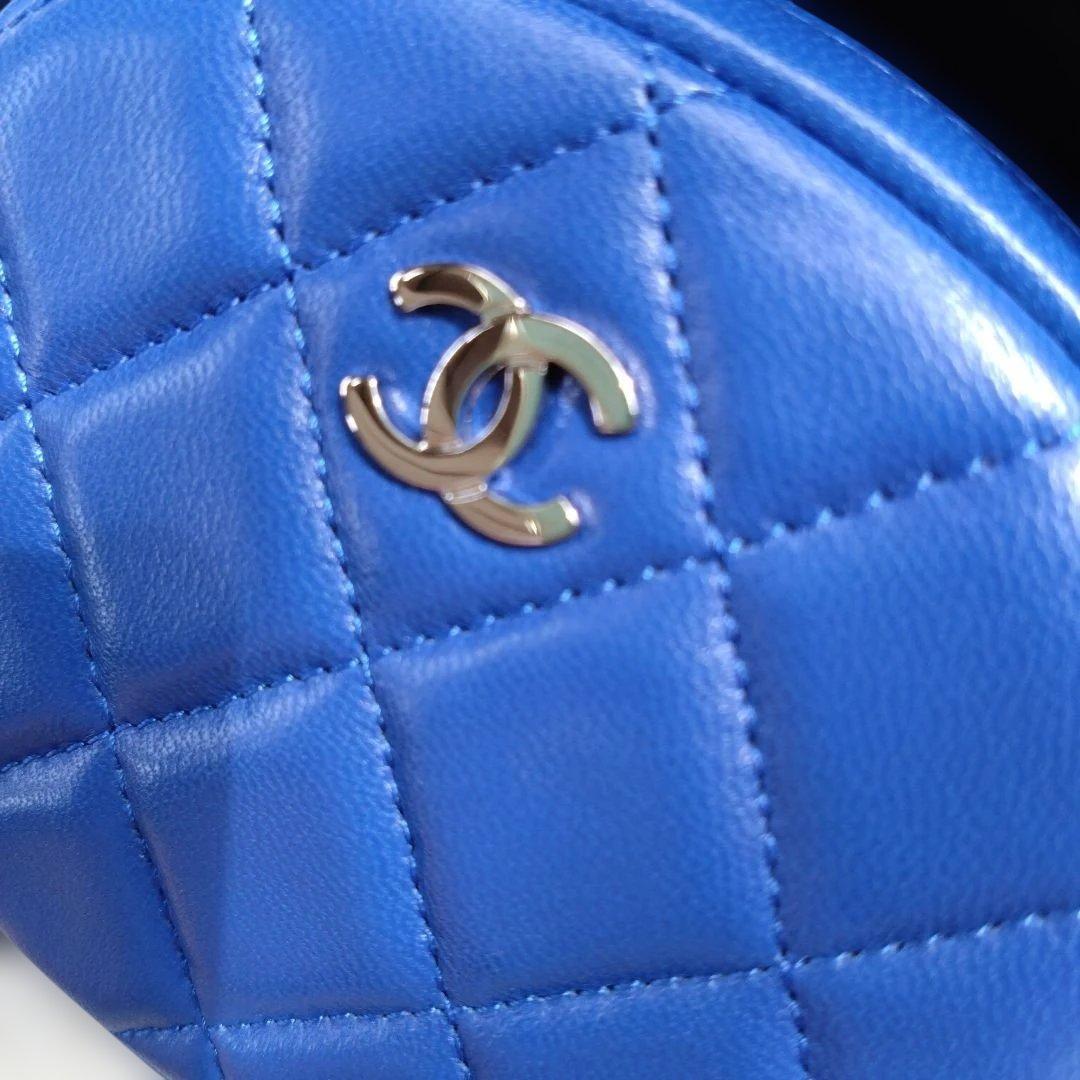 未使用 CHANEL マトラッセ ラウンドケース ココ ブルー ラムスキン