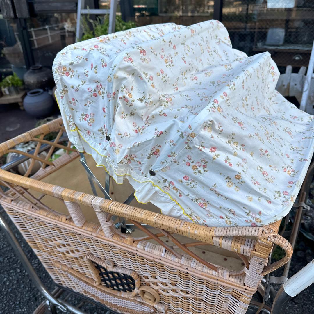 アンティーク乳母車とても可愛いホロ付きガーデンに！ペットに！