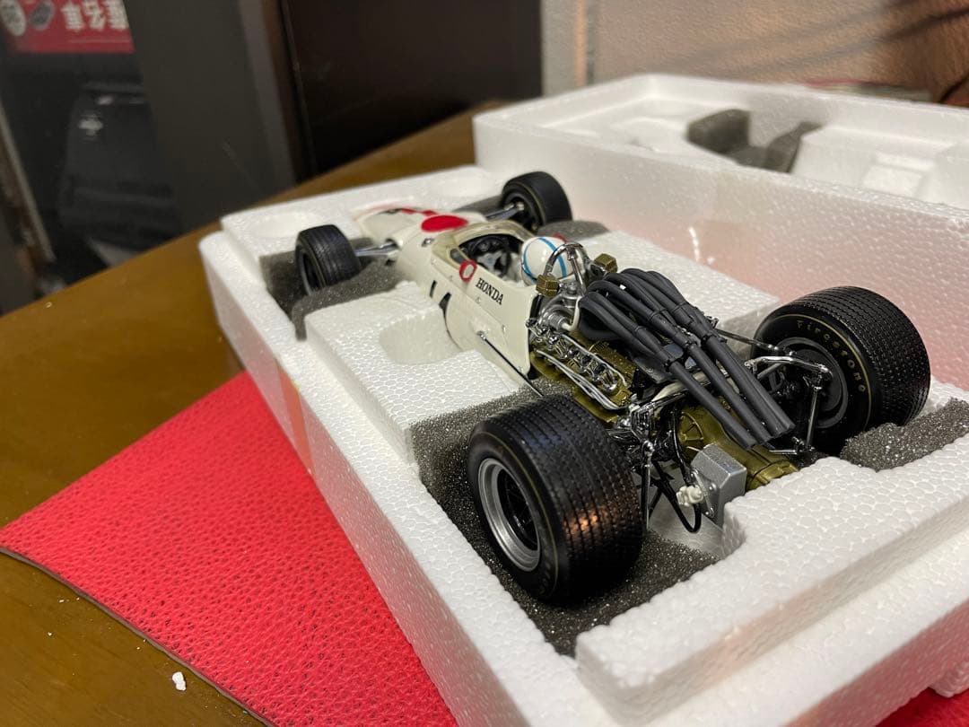 エブロ　　HONDA RA300 F1