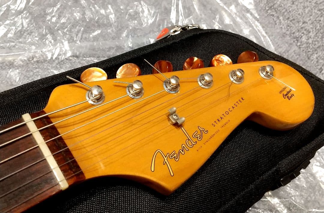 Fender ストラトキャスター ラッカー塗装 メタリックピンク