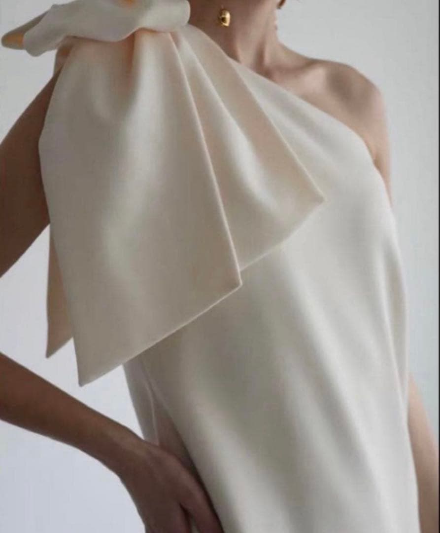 acka ワンショルダーポイントワンピース リボンドレス - メルカリ