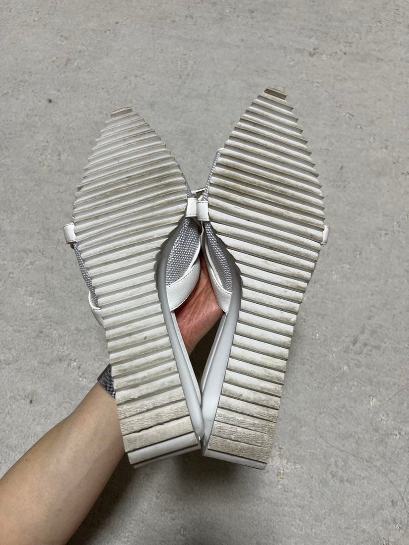 靴 YELLO SCORE DEFORMED WEDGE SANDALS