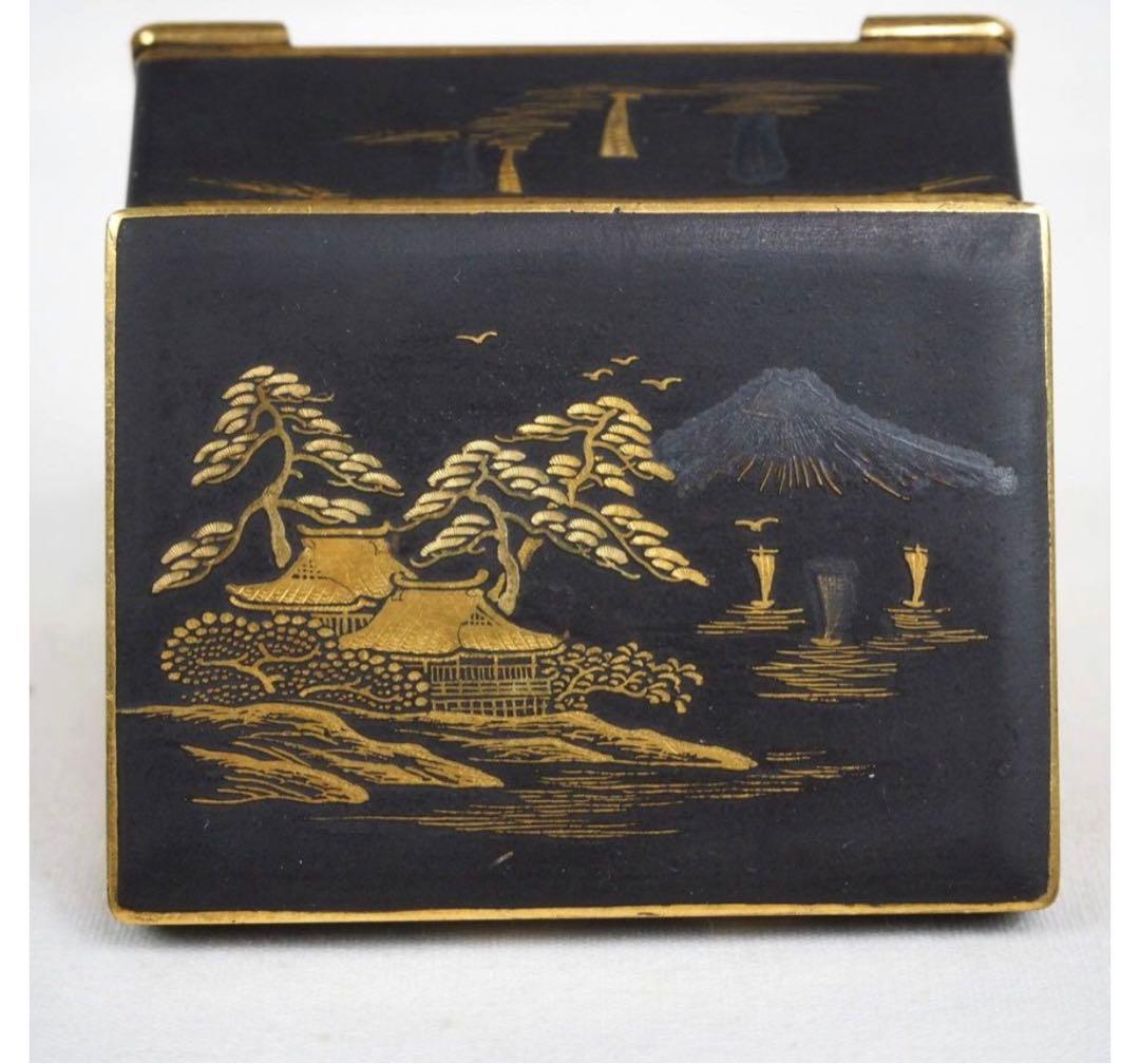 送料無料　明治期名工　藤井美豊作　金象嵌山水富士山図小箱 内金鍍金　木箱付