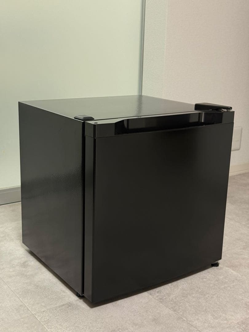 【美品】アイリスオーヤマ 2025年製 冷凍庫 31L