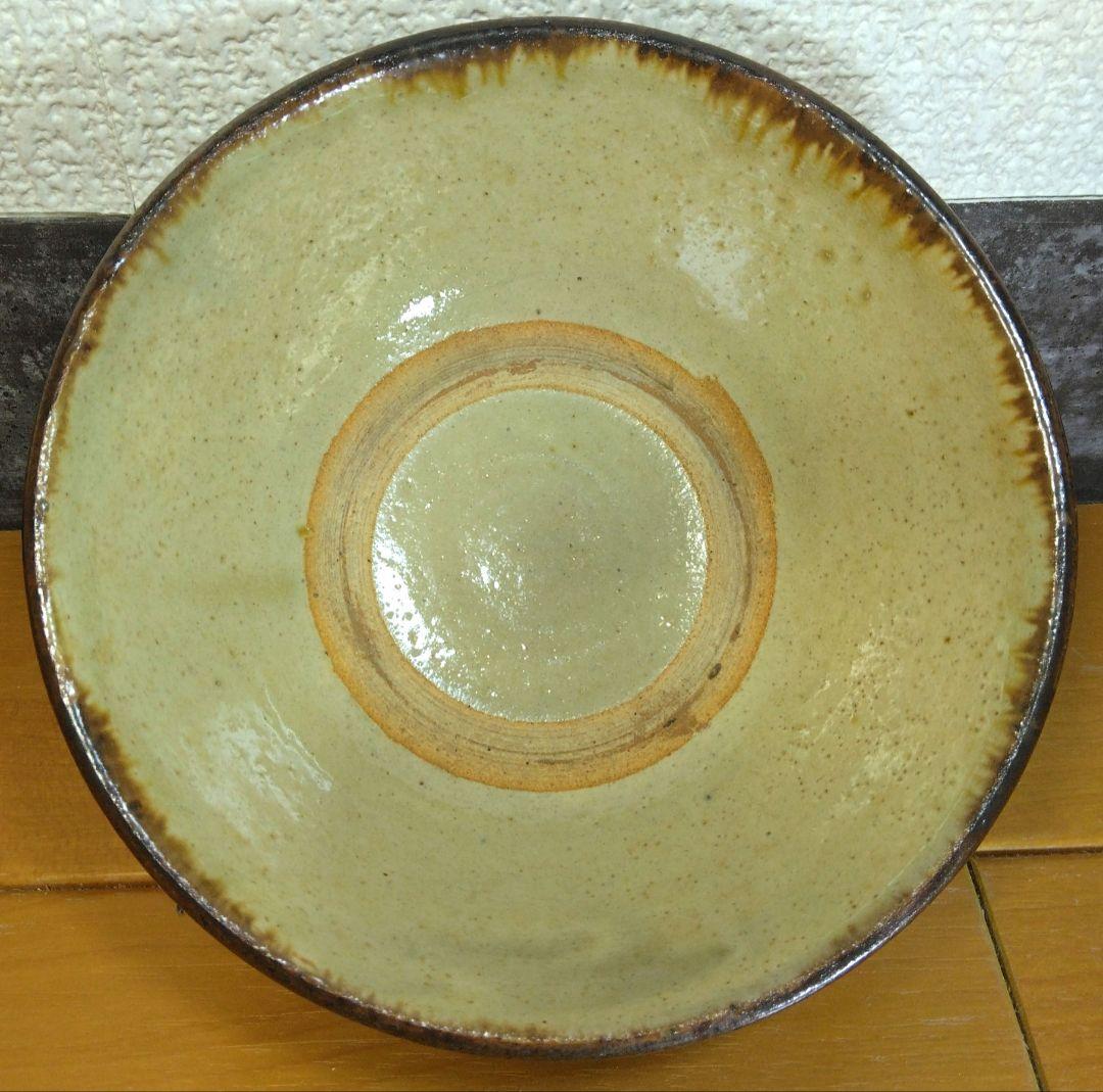 人間国宝 金城次郎 壷屋焼マカイ(刷毛目笑魚紋茶碗）栞 共箱 美品 壺屋焼 上作