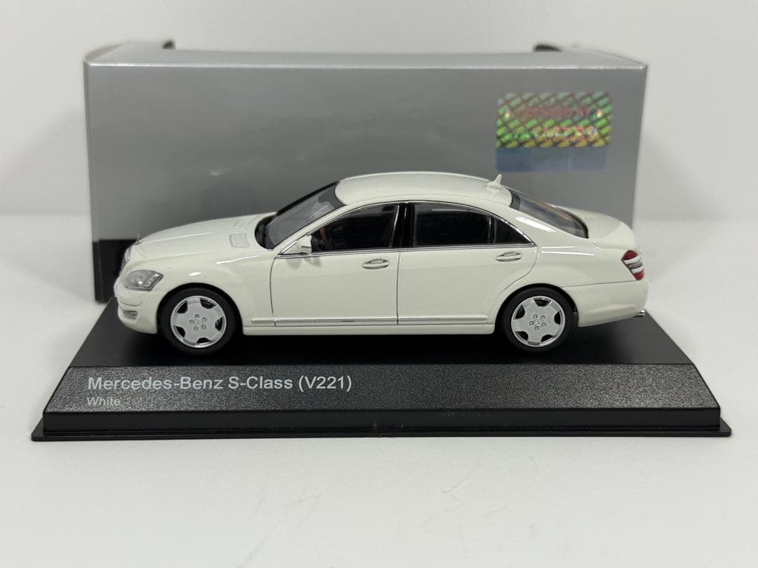 1/43 メルセデス ベンツ V221 Sクラス S600L ホワイト W221
