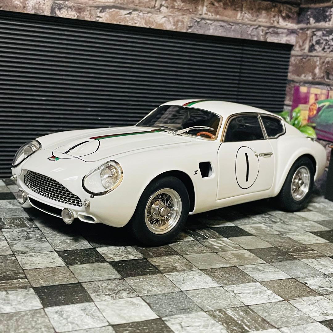 1/18 CMC アストンマーチン DB4 ザガート Le Mans 1961 自動車