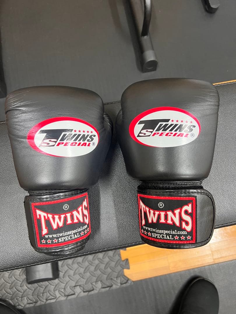 TWINS SPECIAL ボクシンググローブ 8oz 黒 - メルカリ