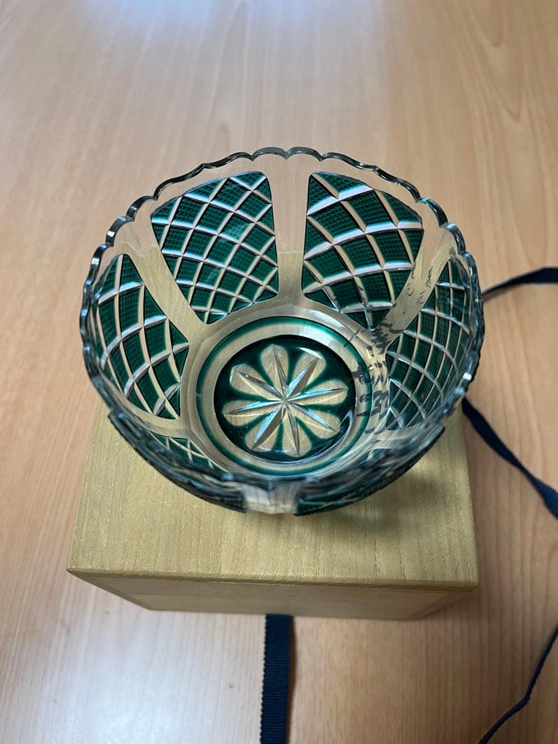 薩摩切子 緑色のガラス切子細工 木箱付き 尚古集成館今日明日期間