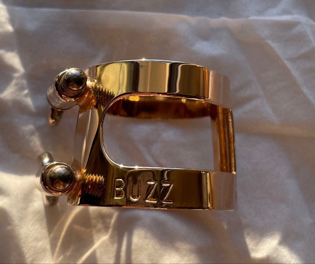 BUZZ B♭クラリネットリガチャー ピンクゴールド R キャップ付