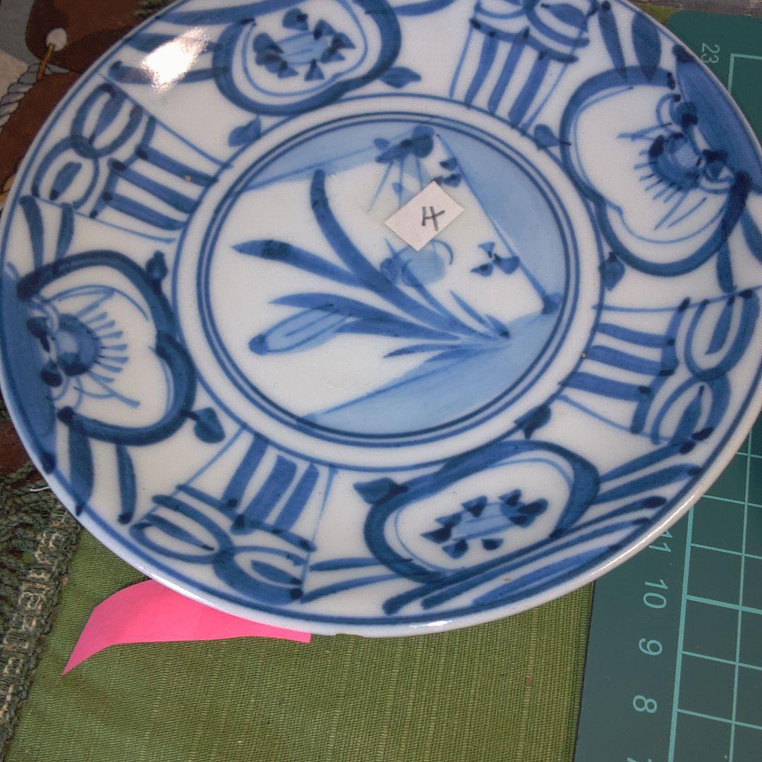青白い花柄皿 4枚セット 中古 欠けありますニュー