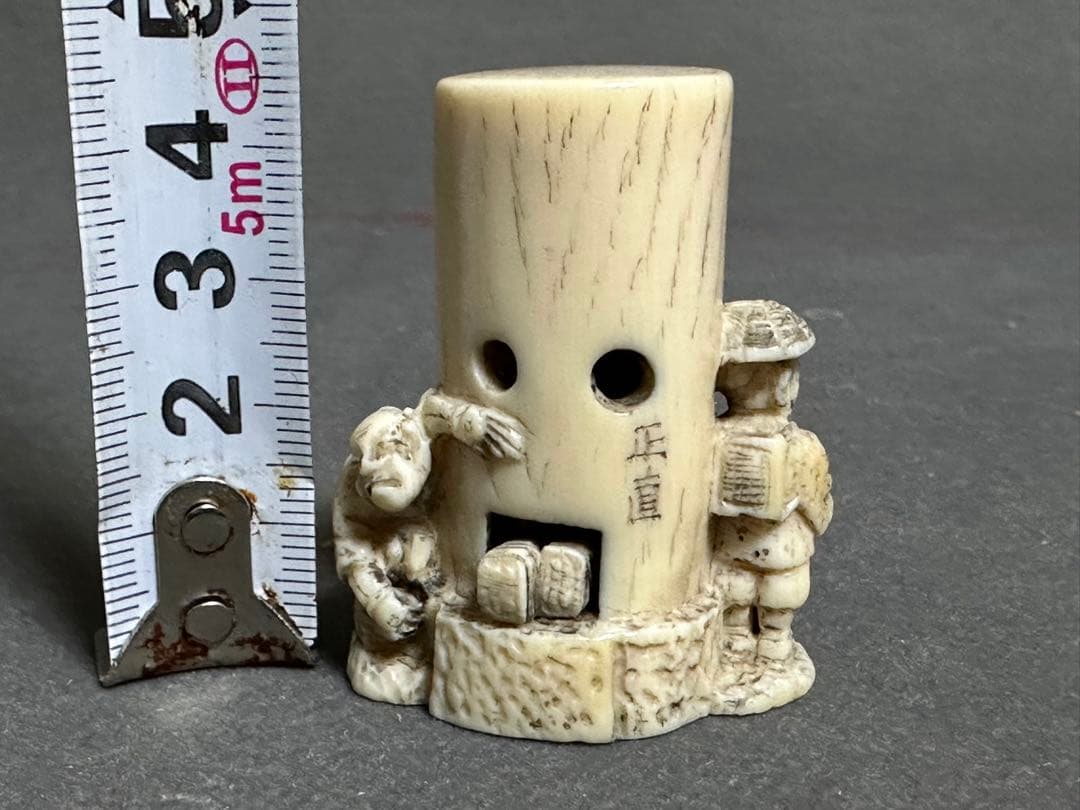 極上 根付 奈良 大仏柱 煙草 大彫刻 置物 細密細工 骨董 アンティーク在銘