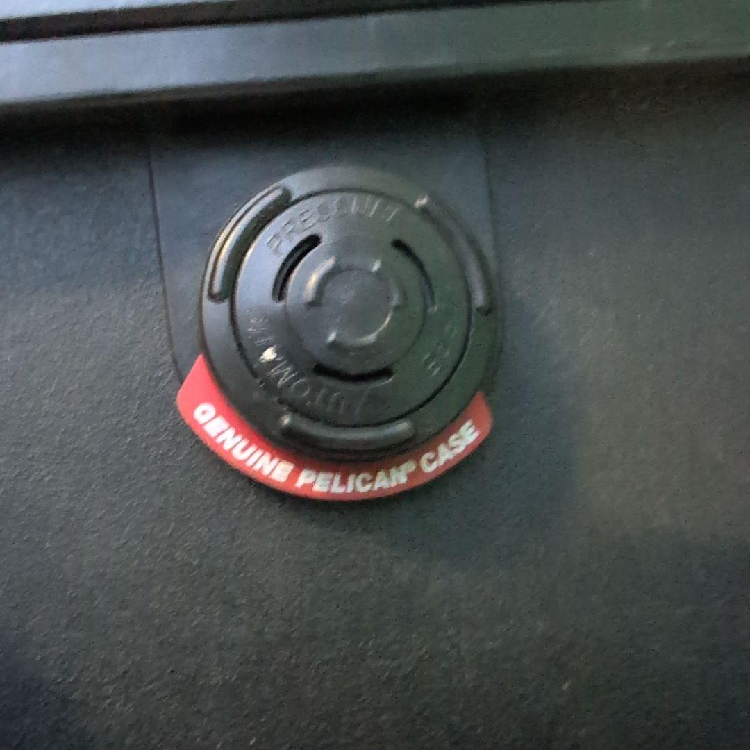 PELICAN ペリカン 　ハードケース