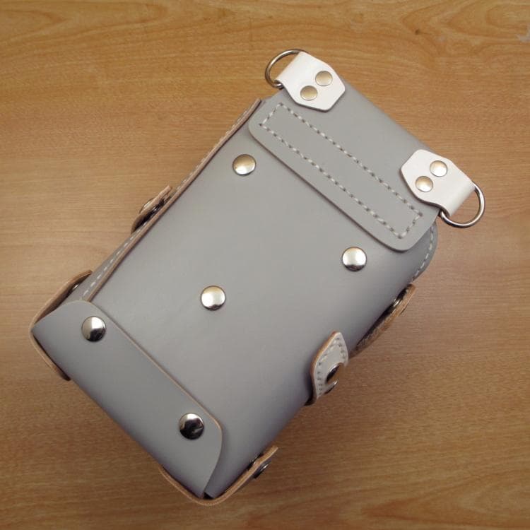 ライトグレー＆ホワイト　８丁差し　本革シザーケース　SCA-143/CHA