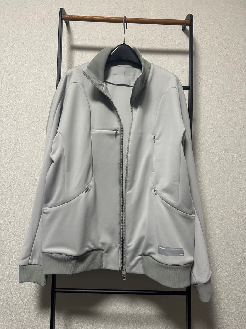 ATTACHMENT TECHNICALTRACKJACKET サイズ3