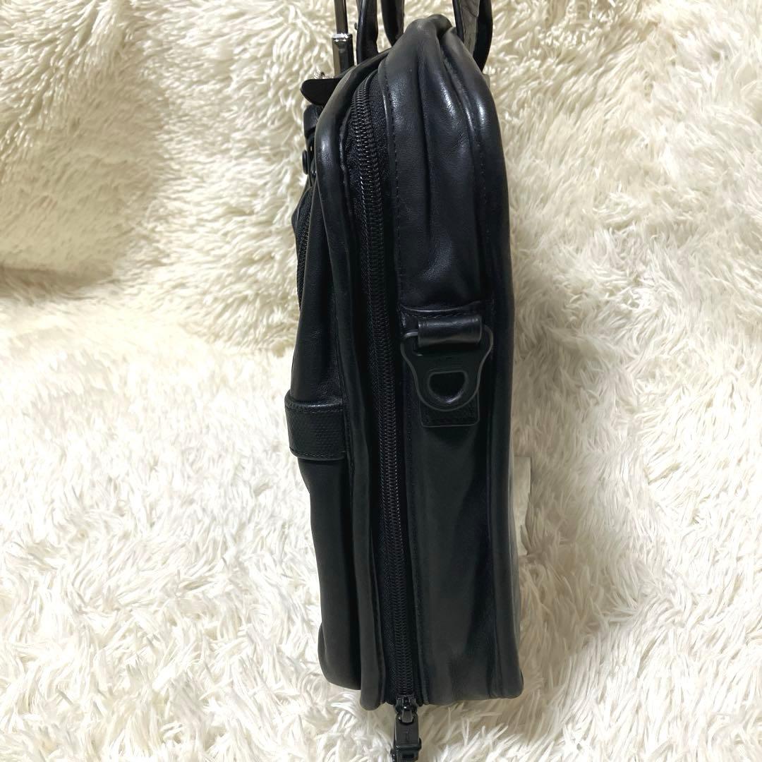 希少　TUMIトゥミ ビジネスバッグ ブラック　ブリーフケース　XIN 2way