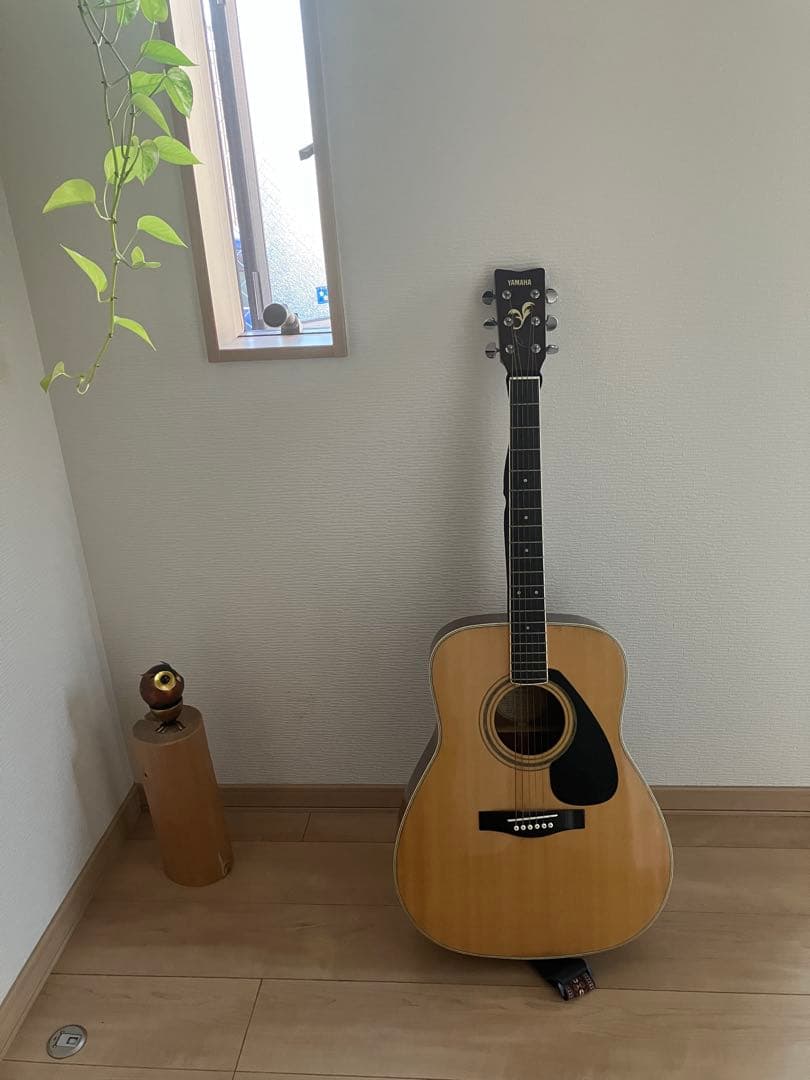 YAMAHA製アコースティックギター ストラップ・ケース付き 楽器・機材