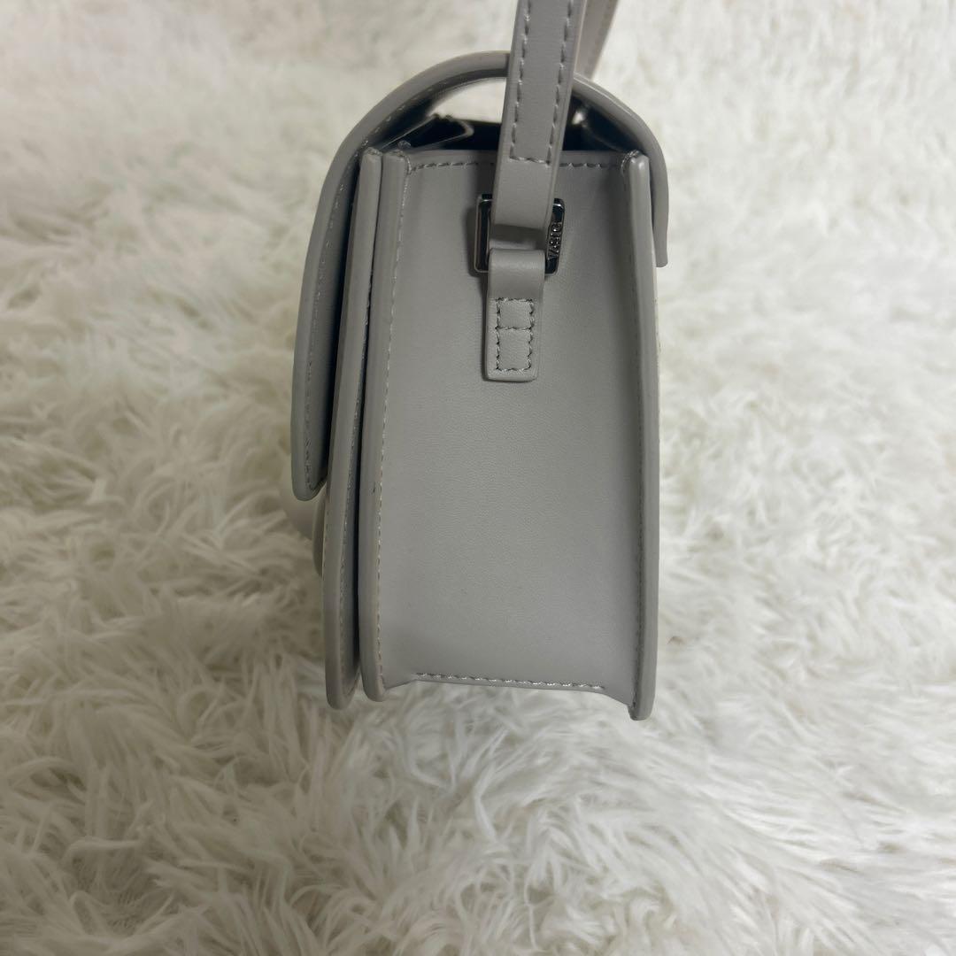 【極美品】VASIC CITY MINI ショルダーバッグ　白 アイボリー