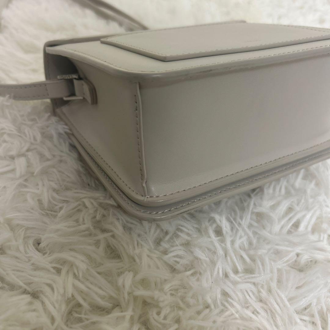 【極美品】VASIC CITY MINI ショルダーバッグ　白 アイボリー