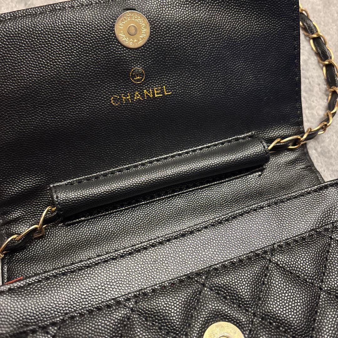 CHANEL ブラックレザー ショルダーバッグ ノベルティ