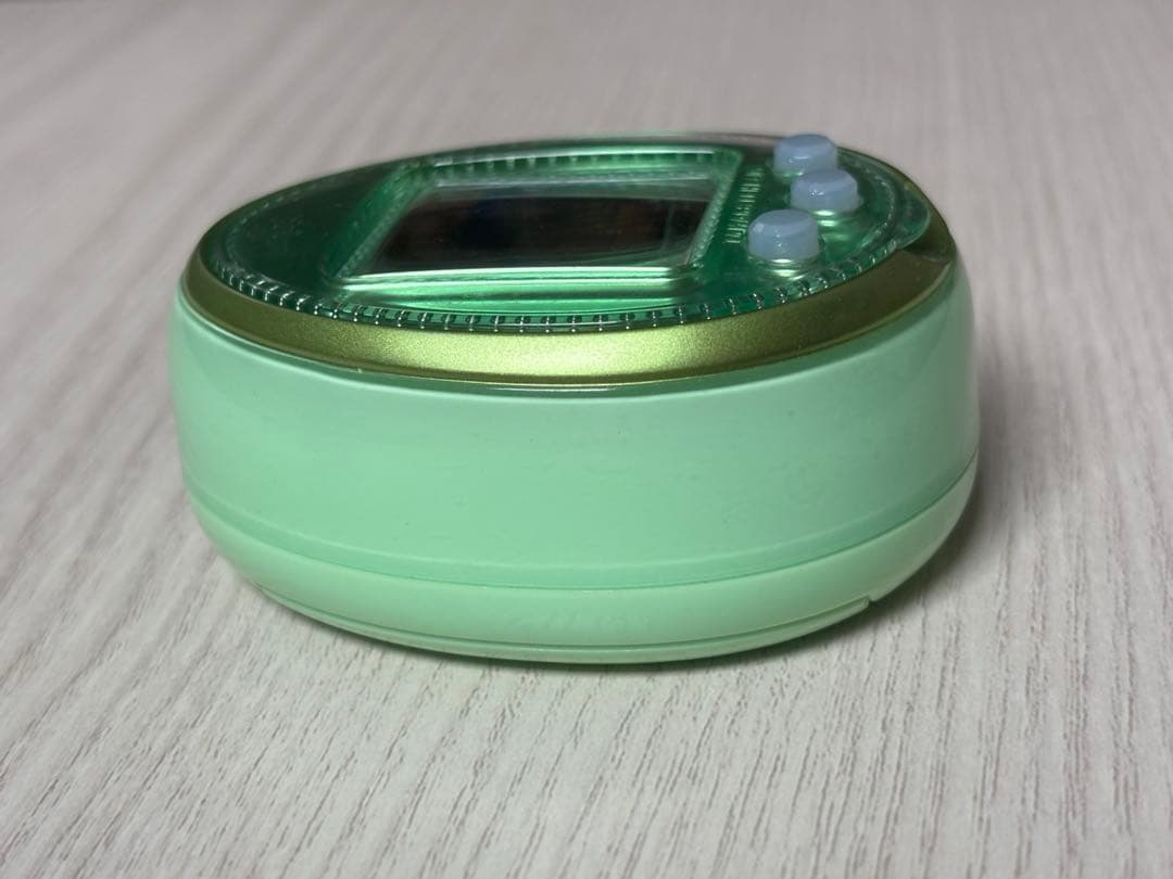 たまごっち4u+プラス　ライムグリーン