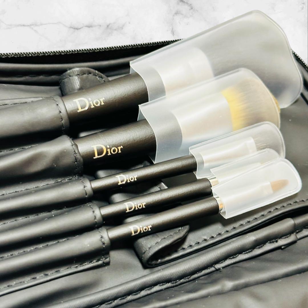 新品未使用✨Dior バックステージ トラベル メイクブラシセット ポーチ