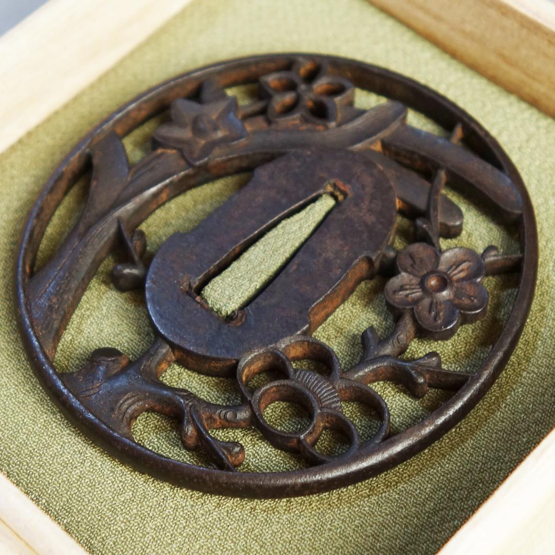 【 歳寒雅友透鐔 無名 長州 】(鑑定書有) 鍔 鐔 刀装具 日本刀 武具 骨董