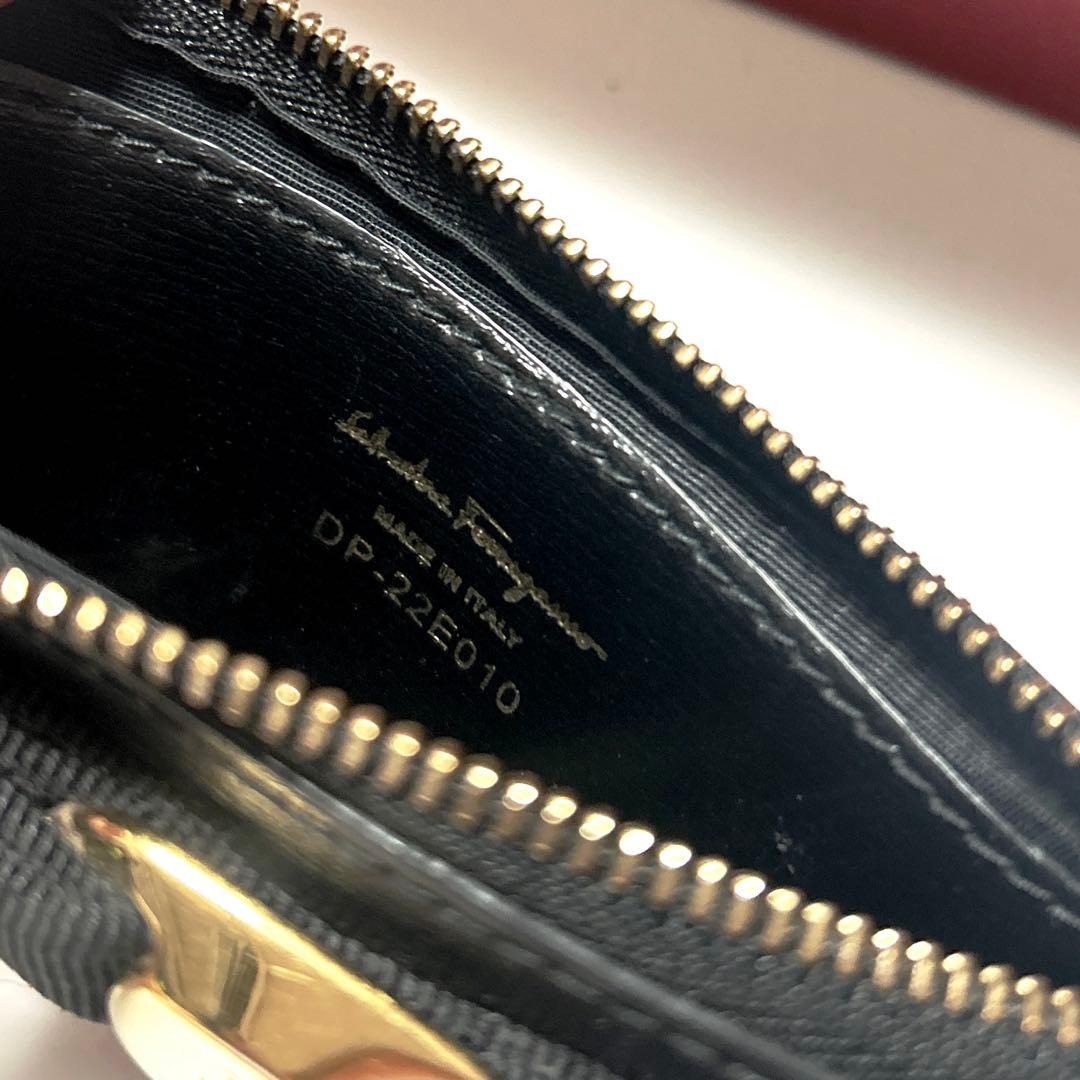 haru＊様交渉中　フェラガモ ウォレット カードミニ財布