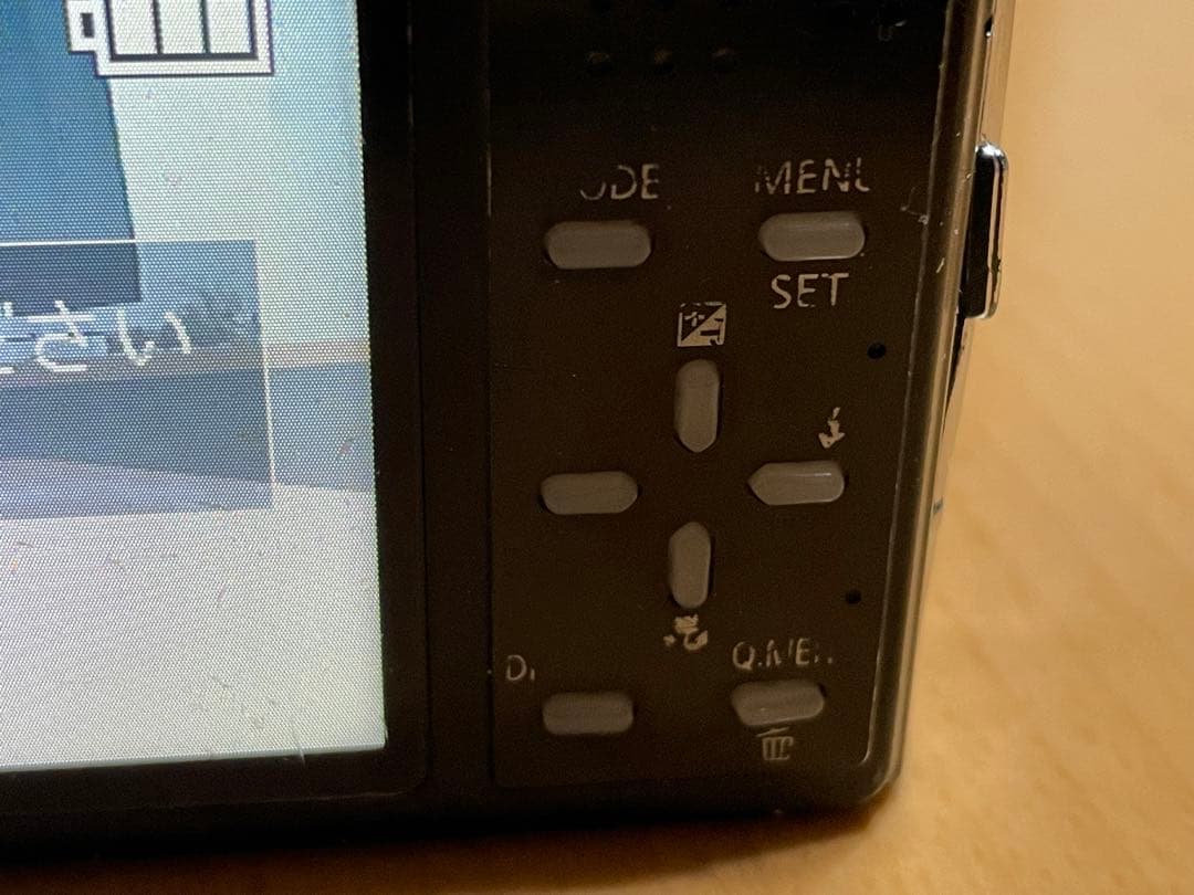 LUMIX カメラ 表示文字剥がれあり - メルカリ