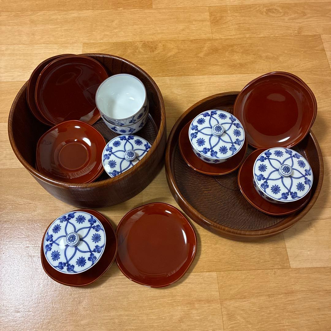 湯飲み5点 湯飲み入れ木製漆器付き 漆器 湯のみ入れ 鶴と太陽の彫刻