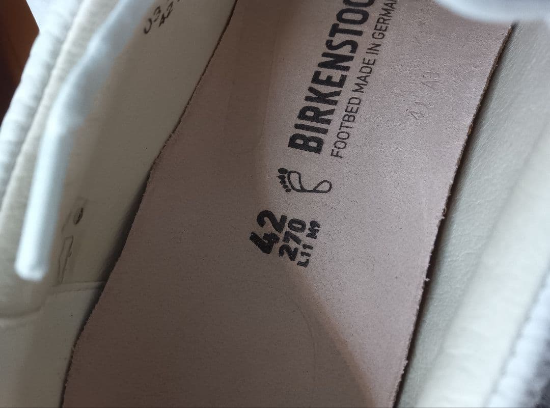 モ*ん様 新品ビルケンシュトックパサディナ白ホワイトレザー本革42