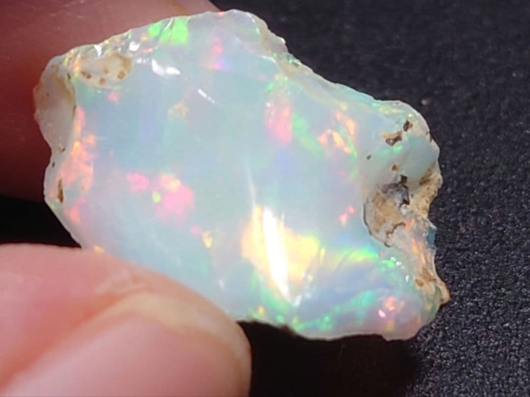 プレシャスオパール 原石 多色 ジュエリー グレード エチオピア 鉱物