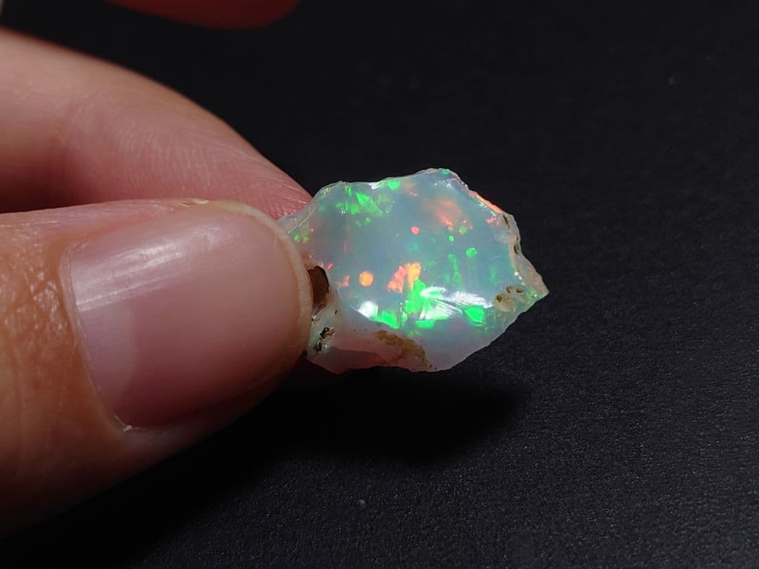 プレシャスオパール 原石 多色 ジュエリー グレード エチオピア 鉱物