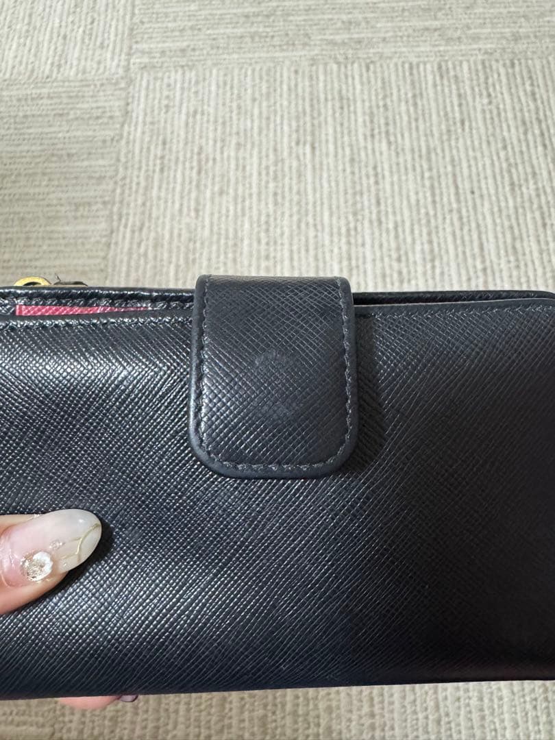 PRADA 二つ折り財布 黒