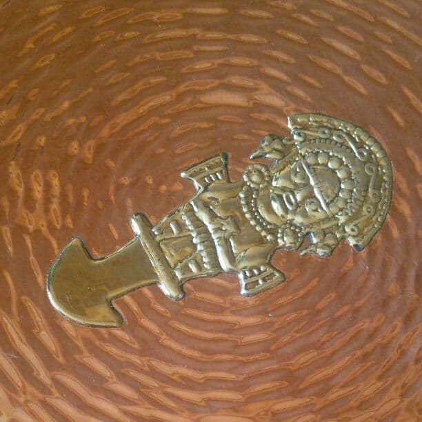 異国エスニック風民芸品壁掛けインテリア銅製品？