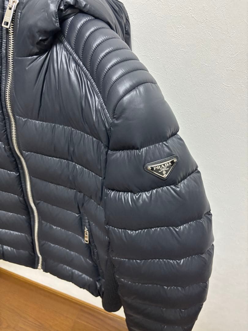 PRADA ブラック ダウンジャケット フード付き 48