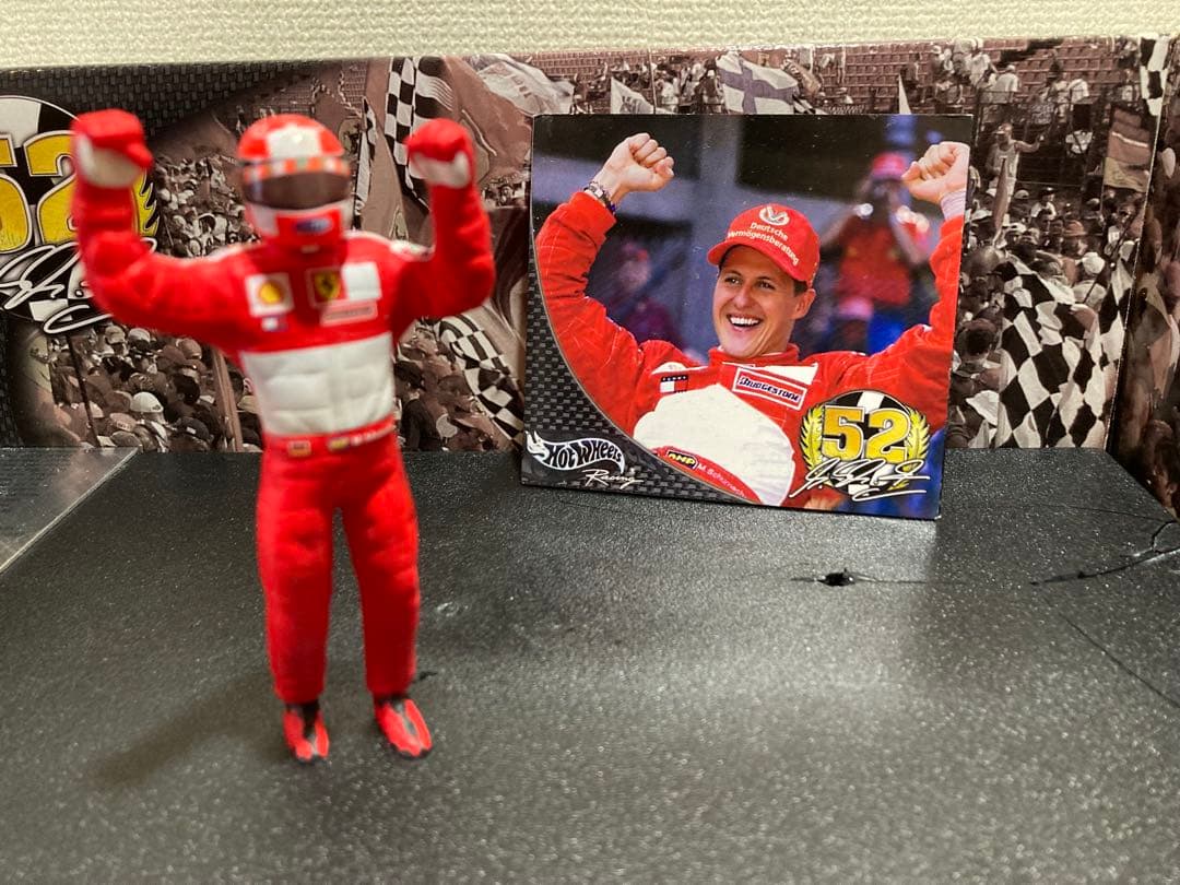 Ferrari F-2001 1:18 •'シューマッハ 通算52回のGP優勝」 - メルカリ