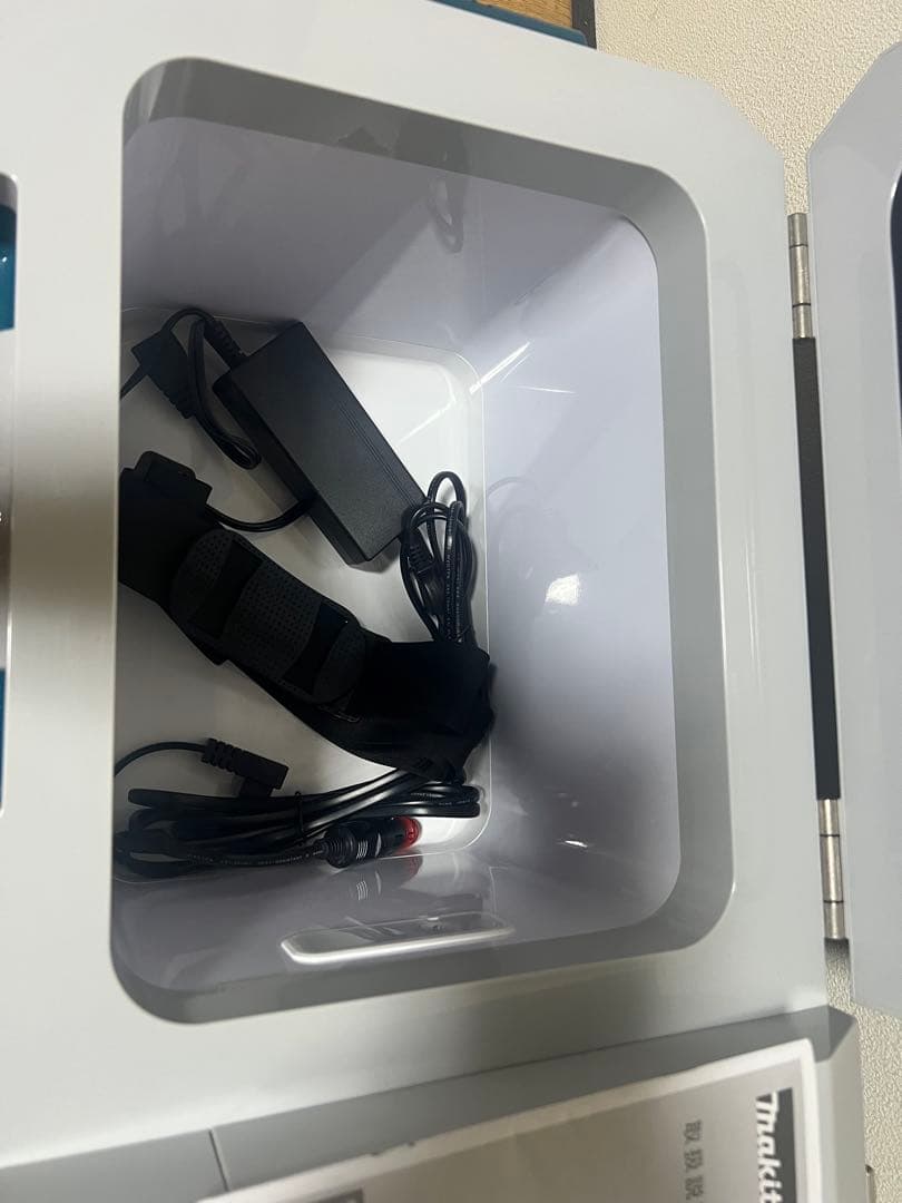 マキタ CW001G 充電式保冷温庫